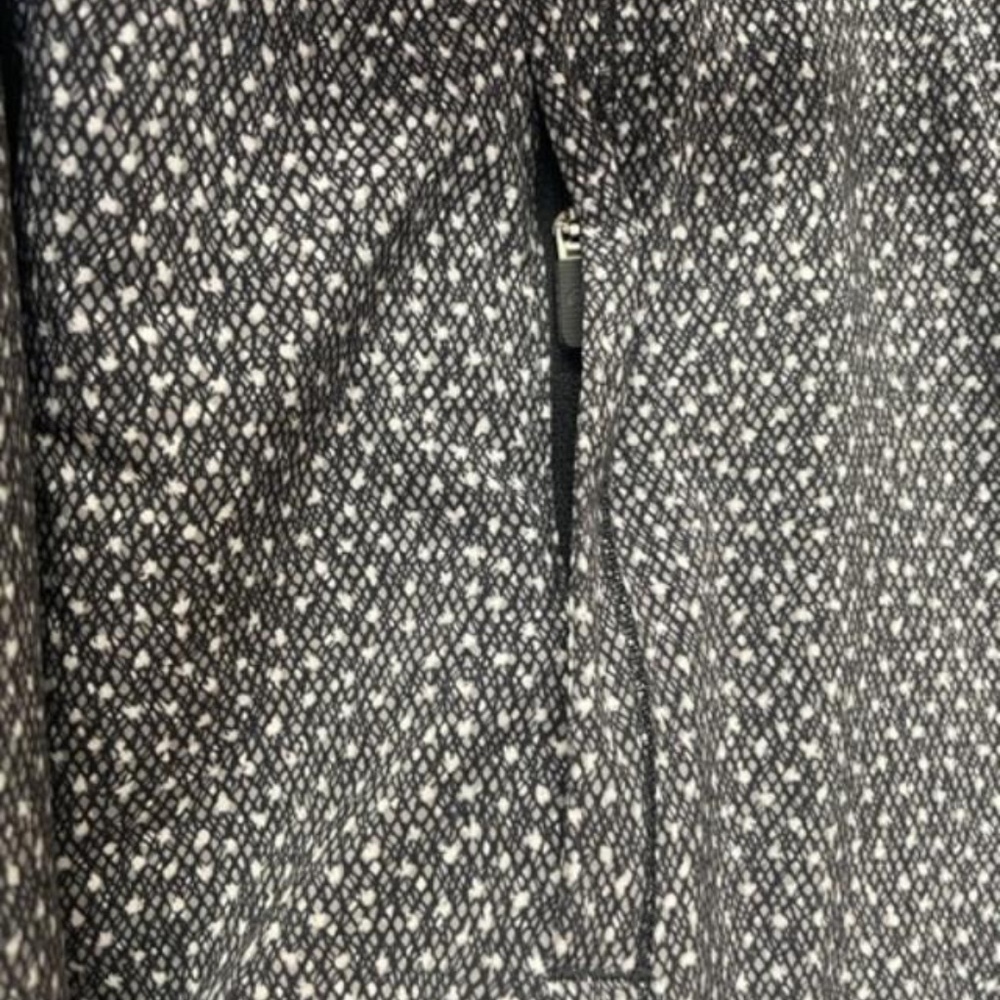 LULULEMON Hit It Jacket Frozen Fizz Black White EUC - Picture 10 of 14